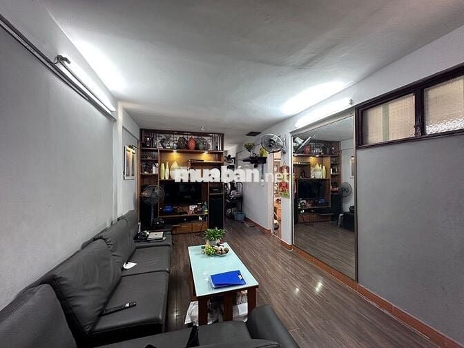 Bán căn hộ tập thể Thanh Xuân Bắc, oto đỗ cửa, 70M, 2 ngủ 2 wc.