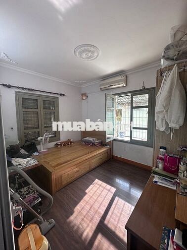 Bán căn hộ tập thể Thanh Xuân Bắc, oto đỗ cửa, 70M, 2 ngủ 2 wc.