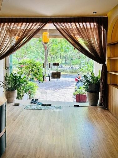 2 MT Trần Não & 8L, LG 50m, VH 40m2, DTĐ 92m2, DTSD 460m2: 1H 1T 3L ST