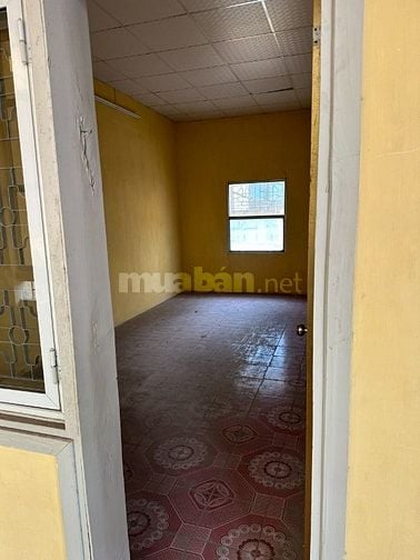 Cho thuê kho giá rẻ, ngay trung tâm quận Hà Đông