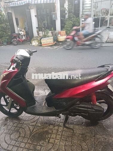 Yamaha Ultimo Đỏ Tự động