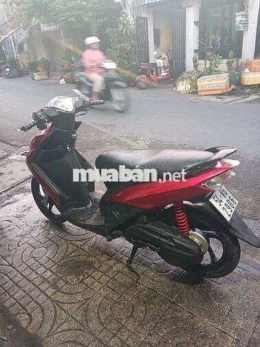 Yamaha Ultimo Đỏ Tự động