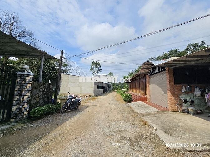 Gia đình bán lô đất giá rẻ- bề ngang 10 mét, tổng 132m2  tại xã Phú An