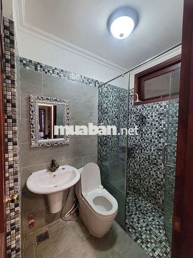 NHÀ HẺM XE TẢI CÁCH TRƯỜNG CHINH 70M NỘI THẤT CƠ BẢN 3MÁY L.