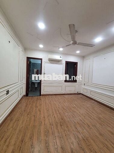 NHÀ HẺM XE TẢI CÁCH TRƯỜNG CHINH 70M NỘI THẤT CƠ BẢN 3MÁY L.