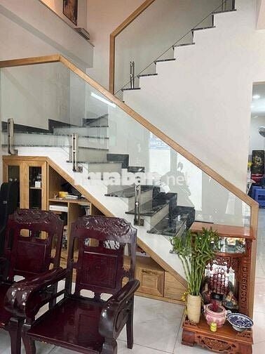 BÁN NHÀ MT ĐƯỜNG DƯƠNG QUẢNG HÀM, CÒN TL