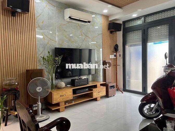 BÁN NHÀ MT ĐƯỜNG DƯƠNG QUẢNG HÀM, CÒN TL