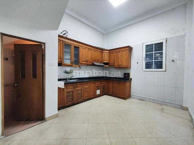 Cho thuê nhà phố Ngọc Khánh Ba Đình hợp ở, làm VP 