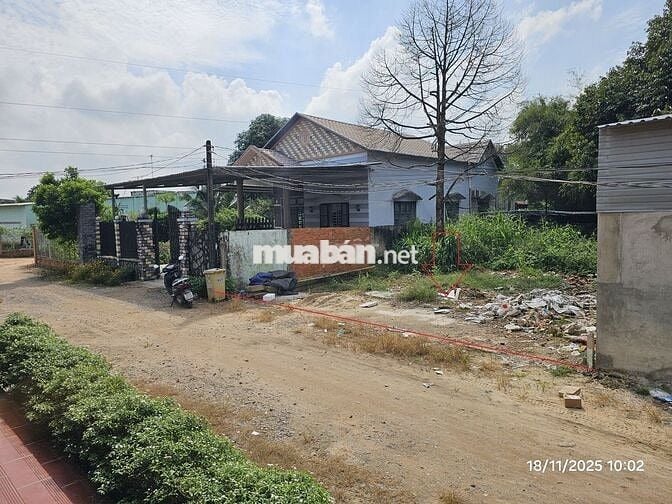 Gia đình bán lô đất giá rẻ- bề ngang 10 mét, tổng 132m2  tại xã Phú An