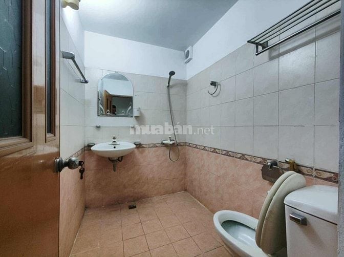 Cho thuê nhà phố Ngọc Khánh Ba Đình hợp ở, làm VP 