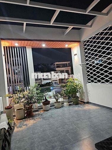 BÁN NHÀ MT ĐƯỜNG DƯƠNG QUẢNG HÀM, CÒN TL