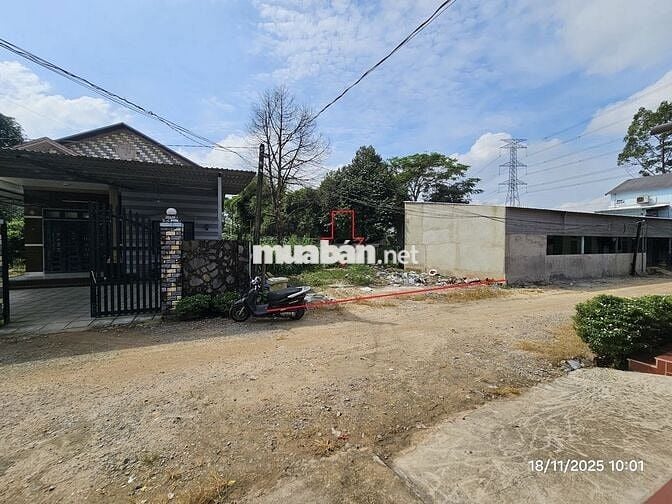 Gia đình bán lô đất giá rẻ- bề ngang 10 mét, tổng 132m2  tại xã Phú An