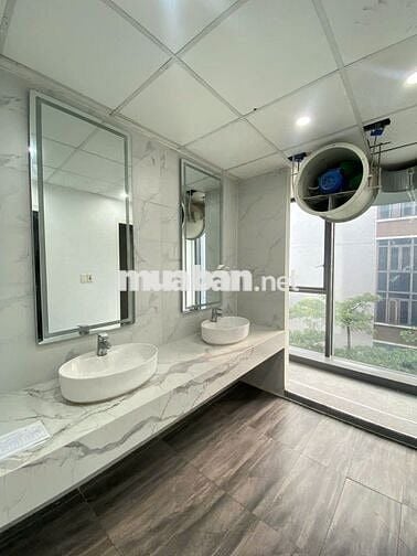 Duy Tân - MBKD 200m2 mặt tiền rộng 10m, 2 oto tránh nhau, 2 thoáng