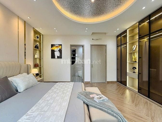 chính chủ kẹt tiền cần bán nhà Võ Thị Sáu, quận 3