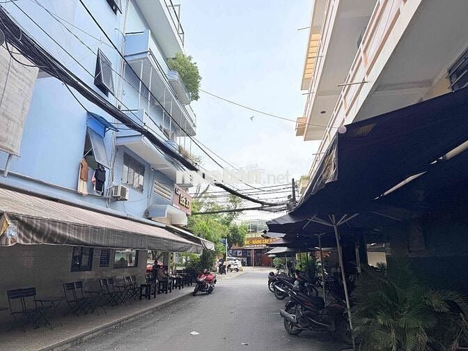 Chủ đi nước ngoài định cư bán gấp lô đất đường xe tải, ngay Học Viện T