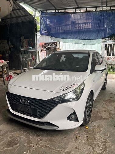 Hyundai Accent Số sàn Trắng