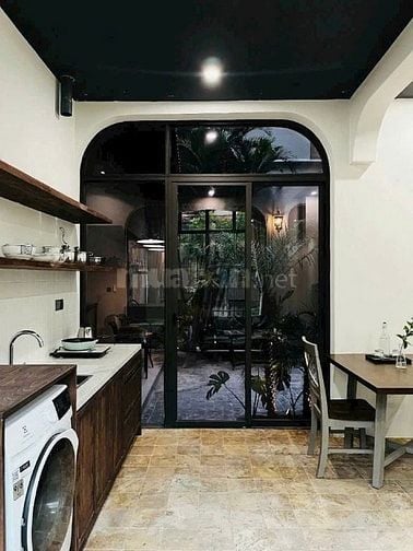 Chào bán toà Boutique 4 tầng- 2 mặt tiền sát biển. Đà Nẵng - dòng tiền