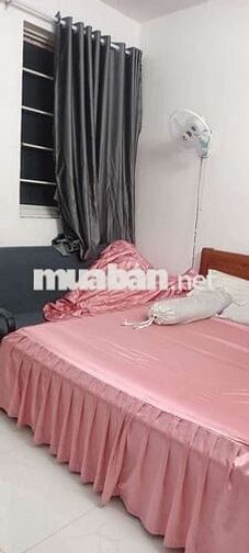 Căn lầu 4 và sân thượng 100m thoáng mát