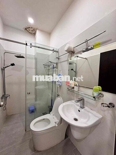 Cho thuê phòng BANCOL ngay Hai Bà Trưng Q1 gần CẦU KIỆU - CHỢ TÂN ĐỊNH