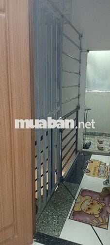 Căn lầu 4 và sân thượng 100m thoáng mát