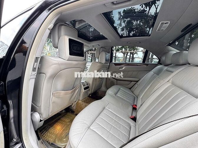 Mercedes-Benz E300 đời 2010 số tự động