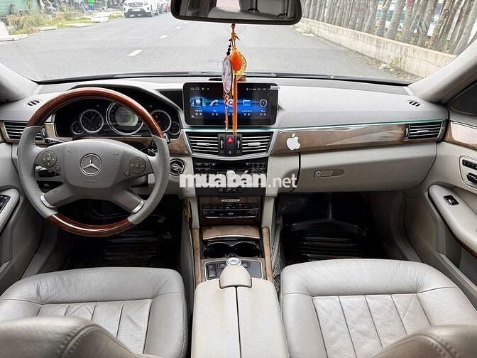 Mercedes-Benz E300 đời 2010 số tự động
