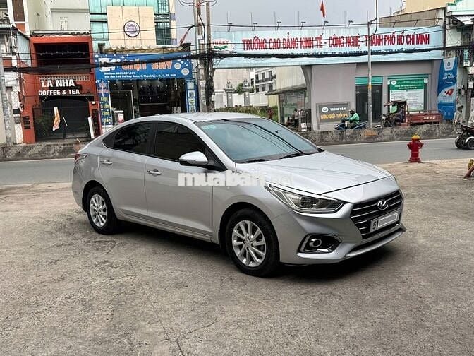 Hyundai Accent 2019 số sàn màu xám bạc