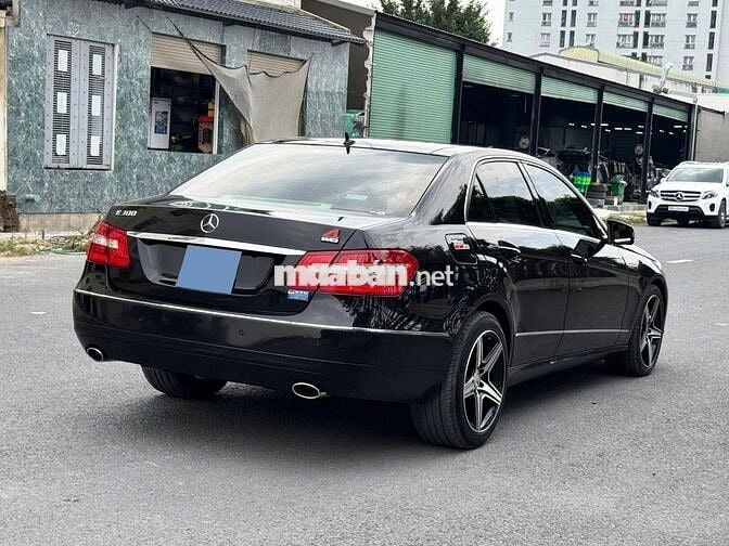 Mercedes-Benz E300 đời 2010 số tự động