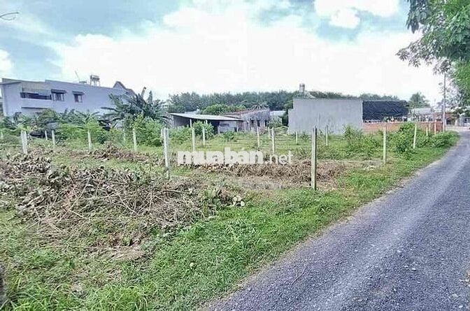 Cần bán ĐẤT Ở ĐÔ THỊ 10x20m giá 900tr sổ hồng riêng tại KP Hoà Hưng