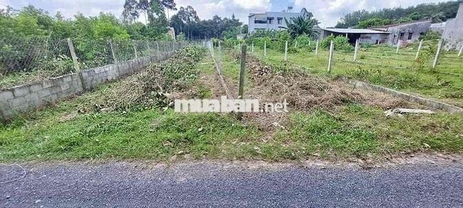 Cần bán ĐẤT Ở ĐÔ THỊ 10x20m giá 900tr sổ hồng riêng tại KP Hoà Hưng