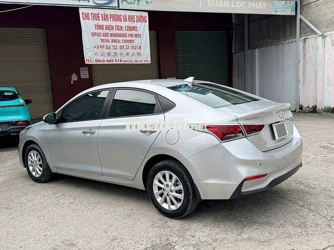 Hyundai Accent 2019 số sàn màu xám bạc