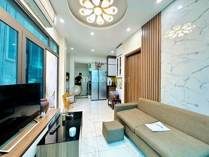 Mặt Phố - Đê La Thành – 72 M – 5 Tầng – MT 4.2 M – Giá 17.5 Tỷ.