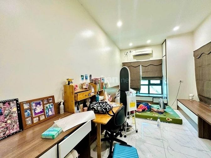 Mặt Phố - Đê La Thành – 72 M – 5 Tầng – MT 4.2 M – Giá 17.5 Tỷ.