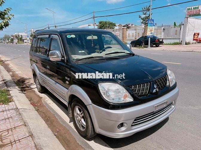 Mitsubishi 205 phun xăng trao đổi giao lưu xe