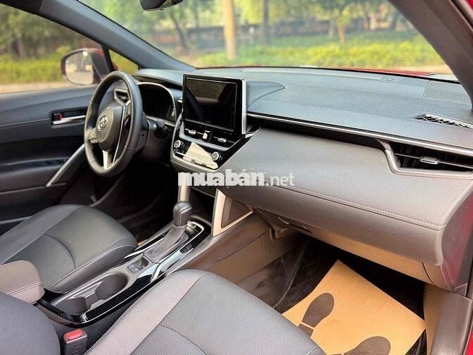 Corolla Cross 2024 Model 2025 1.8V Đỏ 1 Vạn Km