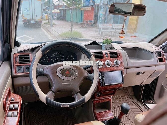 Mitsubishi 205 phun xăng trao đổi giao lưu xe