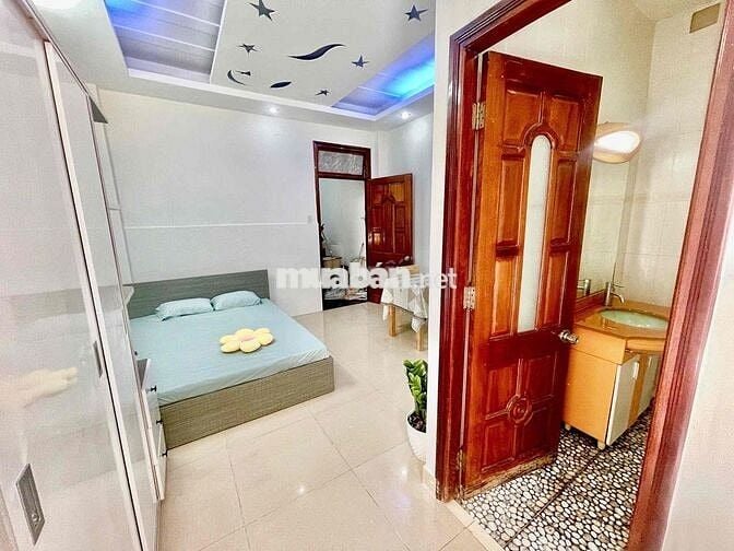 Phòng Full Nội Thất Có Cửa Sổ Tân Bình