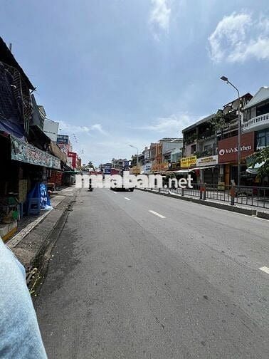 CHO THUÊ NHÀ GÓC 2 MẶT TIỀN ĐƯỜNG LÊ VĂN THỌ 4,5X31M TRỐNG SUỐT