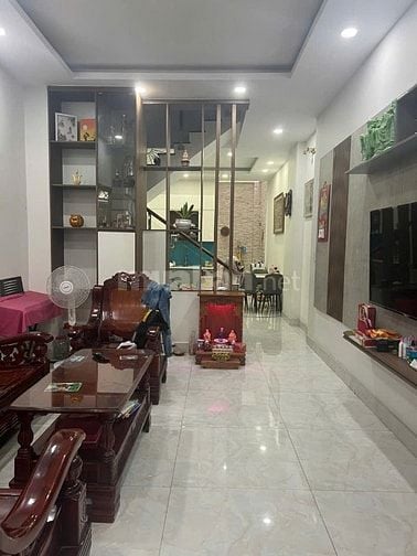 Bán Nhà : hẻm 8m đường Đồng Đen P.14 Q.Tân Bình Tp.HCM -dt:4x16m 4 lầu