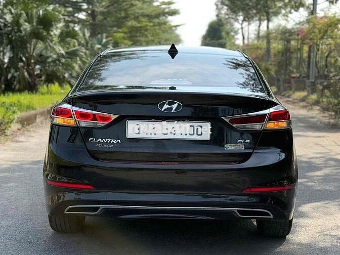 Hyundai Elantra 2017 1.6 MT - 90000 km