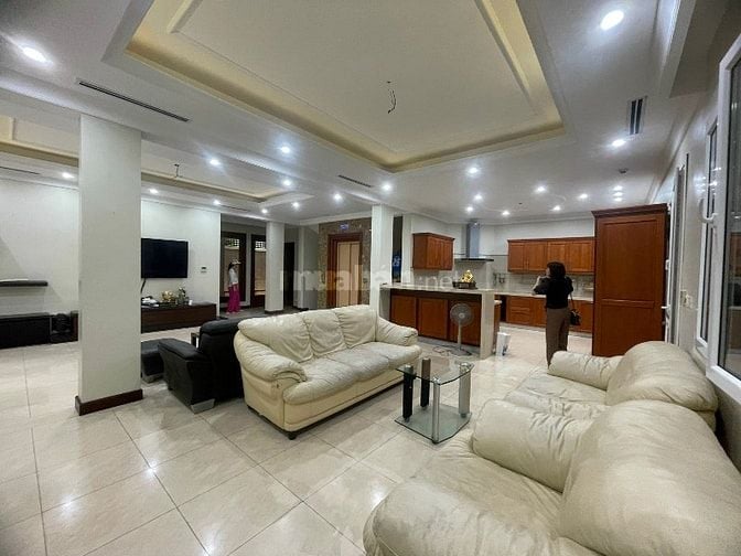 Giá Bán Giảm Rất Sâu - Mặt Phố 125M2* 7MT - Vỉa Hè To - Kinh Doanh.