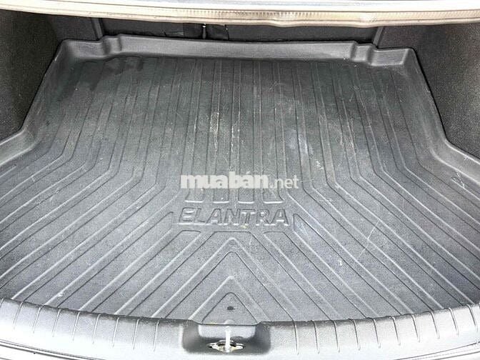 Hyundai Elantra 2017 1.6 MT - 90000 km