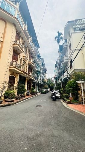  Phân Lô 3 Thoáng Phố Hoàng Ngân - Ô Tô Đỗ Cửa - 90M2 - 29 Tỷ.