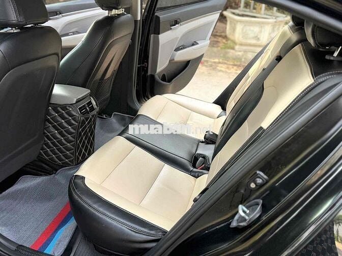 Hyundai Elantra 2017 1.6 MT - 90000 km