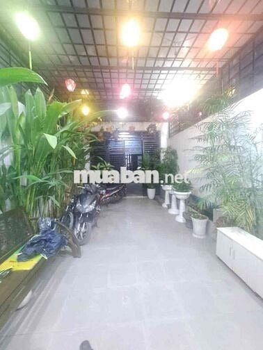 Nhà diện tích khủng mặt tiền đường lớn  ngay Thạnh Xuân 52