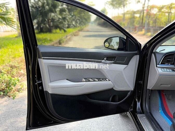 Hyundai Elantra 2017 1.6 MT - 90000 km