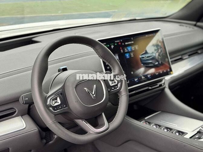 VinFast VF9 2025 Eco