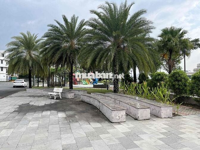 CHÍNH CHỦ CẦN TIỀN BÁN LỖ dưới giá chủ đầu tư Nhà phố căn góc Bến Lức