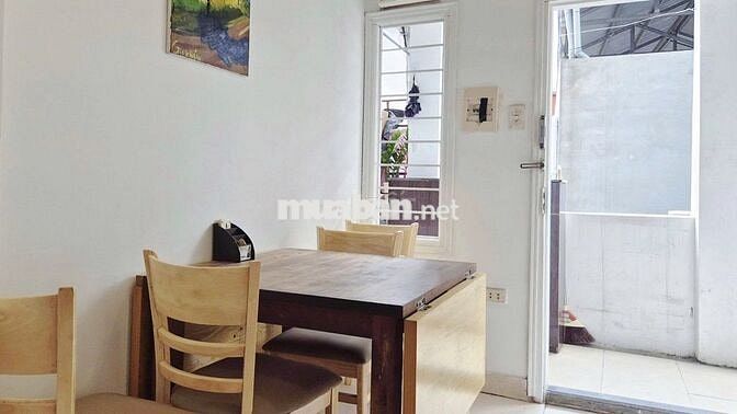 Bán căn hộ CCMN 3 phòng ngủ trung tâm Cầu Giấy, Hà Nội.