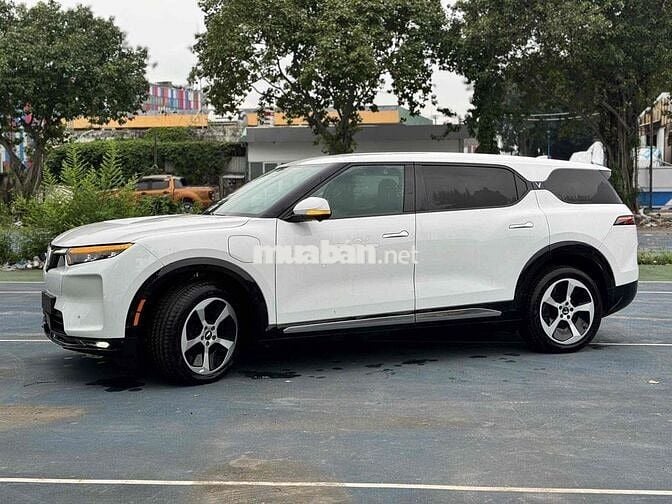 VinFast VF9 2025 Eco